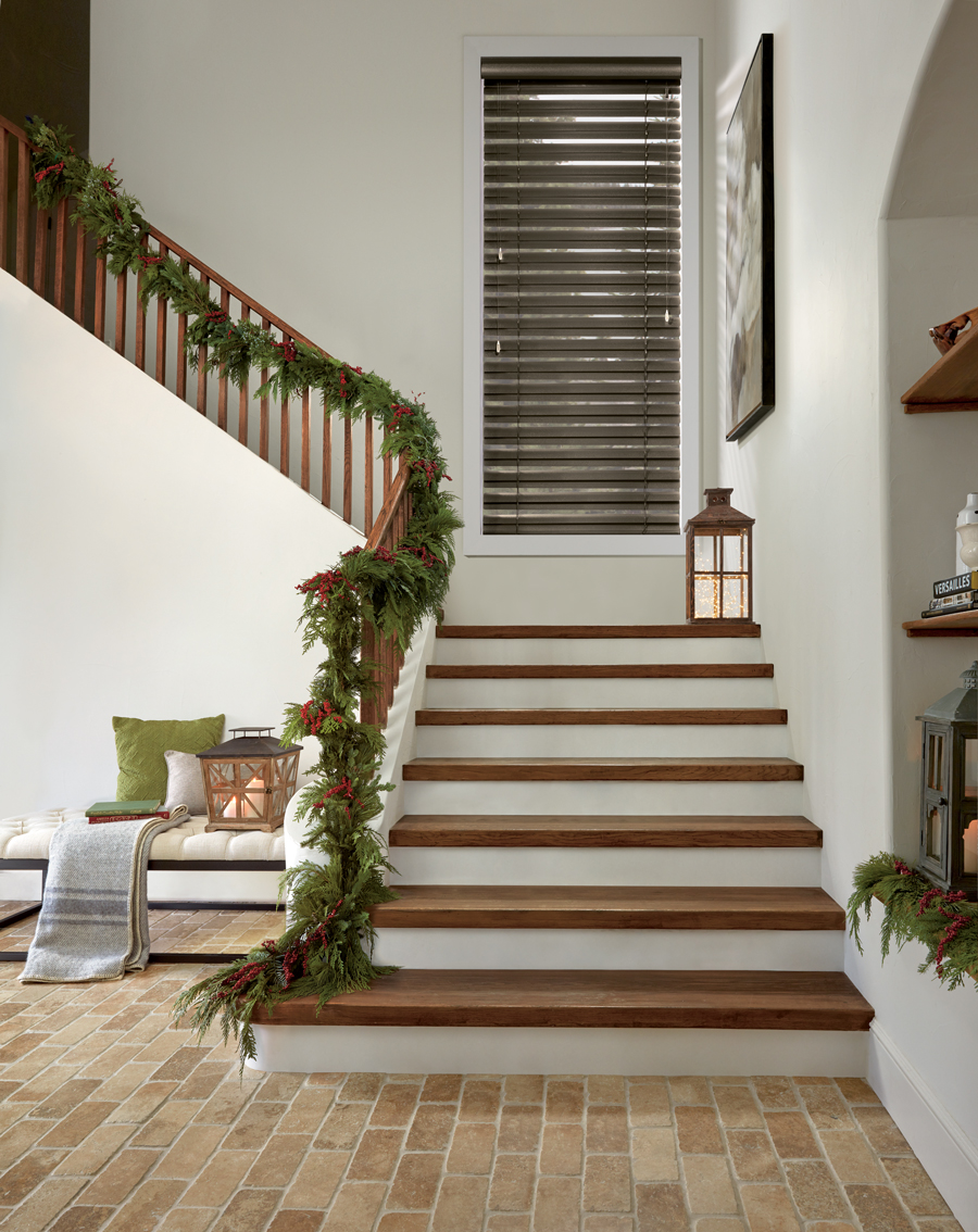 beautifully decorated entryway Hunter Douglas blinds Chagrin Falls 44022
