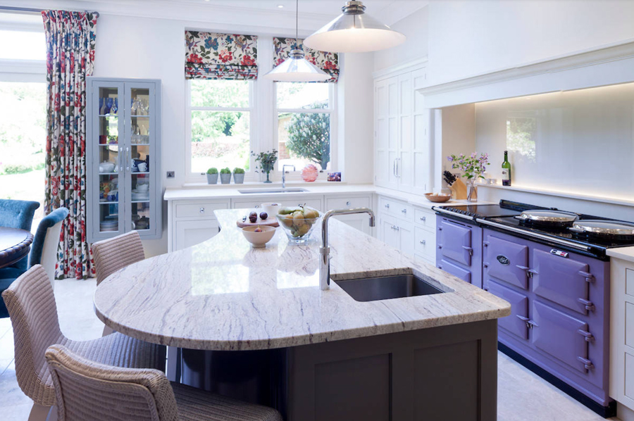 kitchen with very peri cabinets