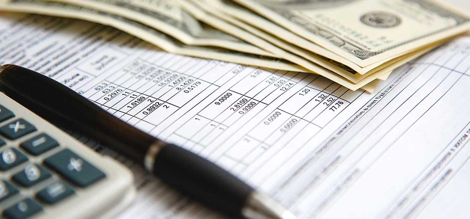 financing-options-timan-window-treatments-mobile financing graphic with money and a calculator