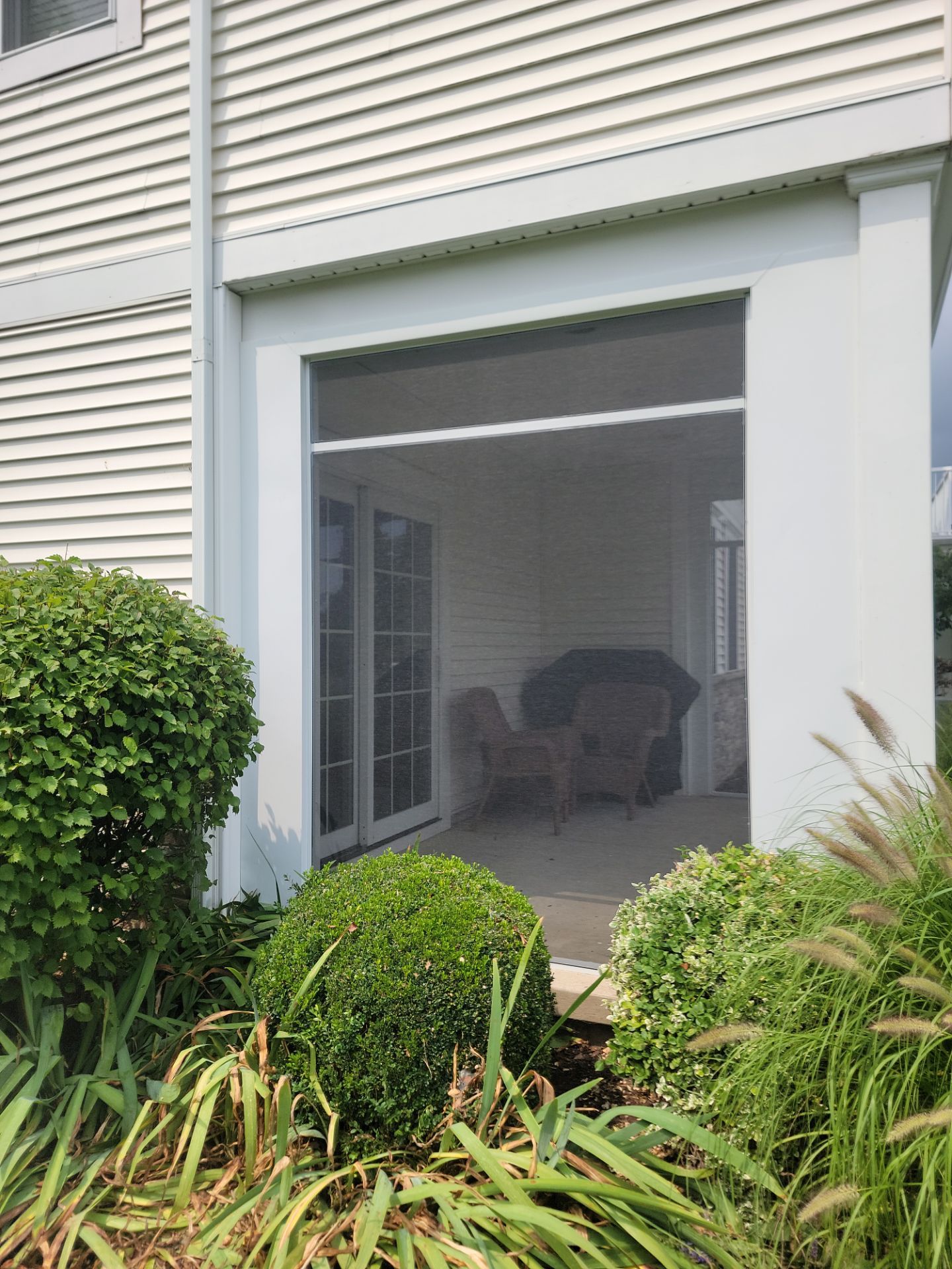 white screen on exterior outside patio
